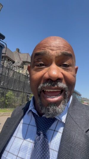 Michael Beach Instagram - I’m just loving life as I bounce around between LA (home), Atlanta (Tulsa King) and Pittsburgh (Mayor Of Kingstown) y’all! 
…
Life is great but I work hard to make sure that I appreciate it even when it doesn’t SEEM so good. As long as I keep waking up I’m gonna keep smelling the roses 🌹❤️😁
…
#gratefulnesseveryday #attitudeofgrattitude #mayorofkingstown #tulsaking #paramountplus #actorslife🎭 #familylife❤️ #frequentflyermiles 😂