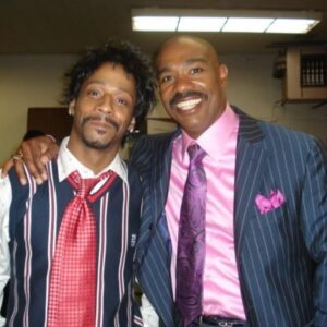 Michael Beach Instagram - This dude 😱🤣🎆
…
I don’t know shit about any of this but I will say that @kattwilliams was one of the kindest, most generous dudes I’ve ever worked with. #FirstSunday #kattwilliams #comedian #blackcomedians #blackhollywood
…
And No I’m not #steveharvey though the suit could be one of his 😎