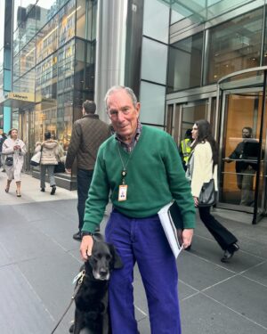 Michael Bloomberg Instagram - No ruff days at @bloomberg HQ.