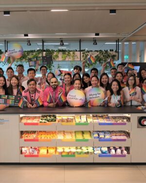 Michael Bloomberg Instagram - Pride all day, every day, everywhere. 🏳️‍🌈🏳️‍🌈🏳️‍🌈

As Bloomberg offices all over the world celebrate Pride Month, we re-affirm our commitment to building an inclusive workplace and world, while reflecting on the progress made and work still to be done.