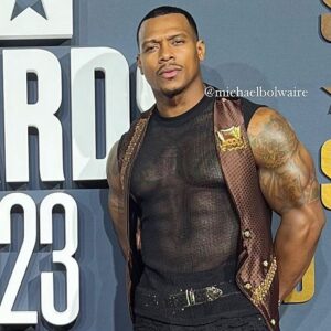 Michael Bolwaire Instagram - “THEE STRIPPER” 😂🤣😂🤣

***CHOOSE YA WORDS WISELY, YOU NEVER KNOW WHO YOU OFFEND***

THANKS @bet FOR THE INVITE….

VEST BY: @royall_dinero 

#MICHAELBOLWAIRE
#THEEXCEPTION
#BOLOTHEENTERTAINER
#BETAWARDS
#DOC