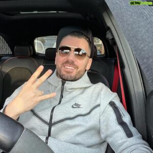 Michael Henaf Instagram - Évidemment qu’ça passe quand ça passe pas 😜