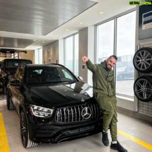 Michael Henaf Instagram - Merci a @mercedesbenzmontrealest de m’avoir conseillé sur ma nouvelle voiture la GLC 43 AMG 2022 📈🙏🏻❤️