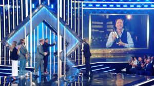 Michael Herbig Instagram - „Last One Laughing“ wurde soeben mit dem Deutschen Fernsehpreis ausgezeichnet! 🎉 Große Freude, große Ehre! 🙏🏻 #LOLDE #LastOneLaughing @primevideode #derdeutschefernsehpreis2022 #stabileshow #tobecontinued 👊🏻🤩