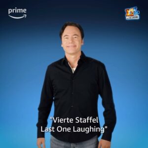 Michael Herbig Instagram - Festhalten! Die „Vierte“ kommt! 🤩 #LastOneLaughing @primevideode #LOLDE mit @giermax @michlmittermeier @martinahillofficial #cordulastratmann @kurt_kroemer_berlin @elton_tv @hazelsgonnahaze @moritzbleibtreu @jan_fun_weyde @officiallyjokoturbo
