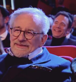Michael Herbig Instagram - Mein erstes Mal auf der Berlinale … und dann auch noch der beste Platz! #stevenspielberg #thefabelmans #premiere @berlinale #therestishistory 🙌🏻🎬