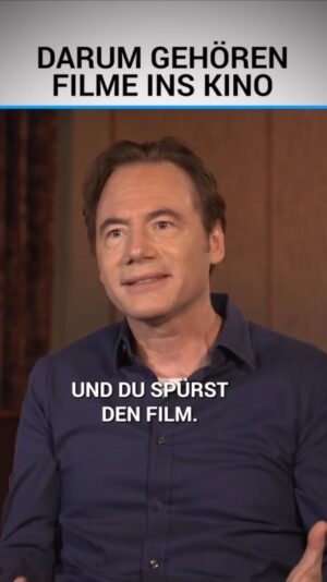 Michael Herbig Instagram - TAUSEND ZEILEN 🎬 Für Euch und für's Kino gemacht! 😍 Also rein mit Euch … have fun! 🍿 #tausendzeilen #stabilerfilm #kinoliebe @kino.de