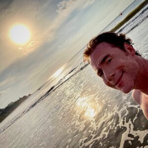 Michael Herbig Instagram - Kuckuck, war mal kurz weg! #justanothersillyselfie