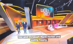Michael Herbig Instagram - Wohlig Happig hatte gestern seinen großen Auftritt! 🤩 #barrierefrei #untertitel #wettendass
