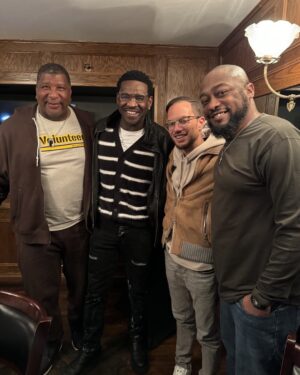 Michael Irvin Instagram - Dinner with my guys at the @NFL Combine 🙏🏿. Great FUN!!!