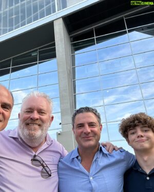 Michael Kelly Instagram - #ATL
#chelsea V #newcastle 
1-1 
Lezzzzzgooooo
@mercedesbenzstadium 
@avaa.kellyy #Family
@1023construction
