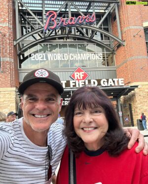 Michael Kelly Instagram - Thank you so much @braves 
What an unforgettable couple days #forthea in #bravescountry 
@gmize you are a superstar. @ozzie thanks for taking the time.  And a seeing you make history @ronaldacunajr13 is something I’ll never forget. 
And thanks again @bravesthreads for keeping it sharp. #atl #atliens 
Thanks @1023construction for the brotherly love and great family time!!
#LucaDukes & #Ava