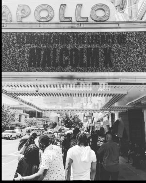 Michael Kenneth Williams Instagram - A Great Day In Harlem!!! With my friend and brother @officialchairmanfredhamptonjr celebrating the life and legacy of Malcolm X on his born day as we asked all businesses on 125th to close as a symbol of our solidarity unity and consumer power.
For the People by the People 
❤️🖤💚