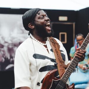 Michael Kiwanuka Instagram - This one’s taken a while to sink in but @glastofest thank you so much. Beyond my wildest dreams. To be able to perform on that stage means too much to write down. I felt the warmth of the people. One for the books. Thank you @liannelahavas for joining us. You’re voice soared. No place on Earth like worthy farm. ❤️❤️❤️❤️ 📸 @jodie_canwell