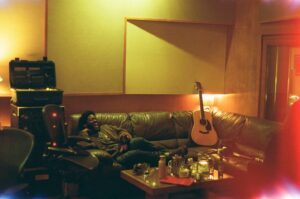 Michael Kiwanuka Instagram - Soon come. Won’t give up. 📸 @michael_jablonka