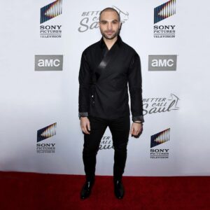 Michael Mando Instagram - About last night 🏹🖤 #bettercallsaul @bettercallsaulamc premiere 2.23 👘 by @redbarlo