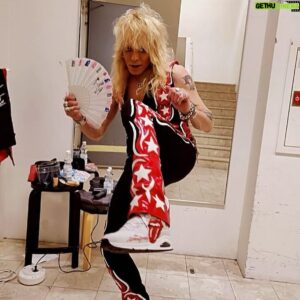 Michael Monroe Instagram - Thanks to everyone at our Finnish shows so far!
Get ready to rock at Lutakko in Jyväskylä tomorrow (Friday) and at Hotelli Alavus on Saturday! ❤️M🌟
📸 @ottishottis 
@lutakkoclub @hotellialavus