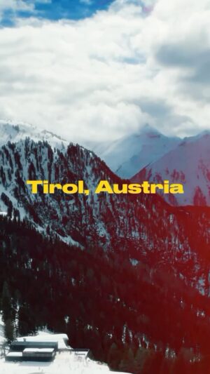 Michael Patrick Kelly Instagram - DANKE für die gute Energie bei euch da oben in Tirol!! Auf 2000m Höhe vor diesem Alpenpanorama zu spielen, war uns ein Fest. 🇦🇹❤️ 

MPK 

THANK YOU for the great energy up there in Tirol !! What a blast to perform for you in front of such an Alppanorama 🇦🇹❤️

MPK 

🎥 : @instawest 
🎬 : @doeringagency 
#Austria #Tirol #Pitztal #HochzeigerRockt #SnowOpenAir #MichaelPatrickKelly #Alps