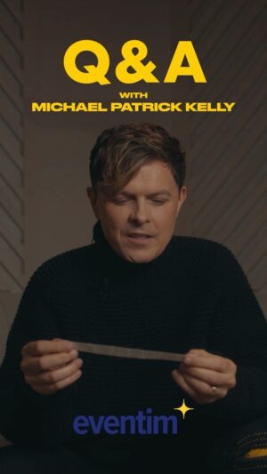 Michael Patrick Kelly Instagram - Vielen Dank euch allen für die vielen tollen Fragen, die ihr für das @eventimgermany Q&A geschickt habt, das hat Spaß gemacht! 😍
Das komplette Fams-MPK Interview wird in den nächsten Tagen auf YouTube zu sehen sein. Hier ein kleiner Vorgeschmack 👆🏼

Euer MPK Team 
________________

Thanks so much for all the questions you sent for the  @eventimgermany Q&A ! 
That was fun! 😍
The full Fams-MPK interview will go online on Youtube in the coming days. 
Here’s a little teaser 👆🏼

Your MPK Team 

🎥: @maervle 
#QandA #Eventim #MichaelPatrickKelly #BOATS #TOUR #LiveCD/DVD/BluRay