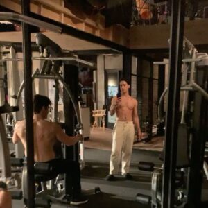 Michael Rosen Instagram - Whenever @greggsulkin worked out on set I would make sure to stand somewhere close by and find my light as #inspiration #yerwelcome #prettysmart
