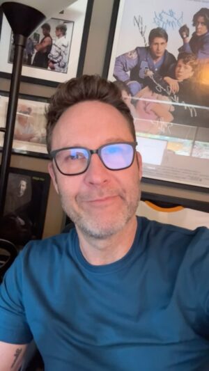Michael Rosenbaum Instagram - I love all of you. thanks for making this old guy feel good. appreciate all the happy birthdays and the support over the years. 
❤️❤️❤️❤️