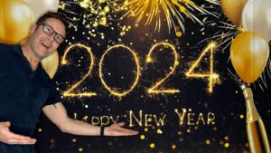 Michael Rosenbaum Instagram - Happy healthy New Year to all of you. I wish nothing but the best for everyone. Love more this year will ya? #happynewyear #2024 #love #peace  #80smusic