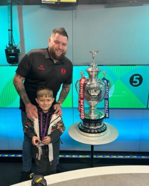 Michael Smith Instagram - Had a great time doing the challenge cup quarter final draw with @joecullen13 Finally got @saints1890 a home draw first time since 2019 💪 go well boys.