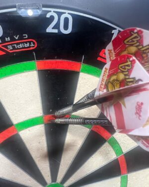 Michael Smith Instagram - Getting ready for tonight’s match. @shotdarts @tonybet.official #andyfreight @skysportsdarts