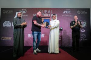 Michael Smith Instagram - تشرف اتحاد الإمارات للدارتس بحضور سعادة سعيد حارب 
الأمين العام لمجلس دبي الرياضي لافتتاح البطولة الآسيوية الاولى 
لسنة 2024 التي تستضيفها مدينة دبي بمشاركة اكثر من 18 دولة 
كما حضر الافتتاح سفير الدارتس العالمي روز بري 
وبطل العالم لسنة 2023 مايكل سميث 
إلى جانب سعادة خليفة بن سلطان المطيوعي 
رئيس اتحاد الإمارات للدارتس