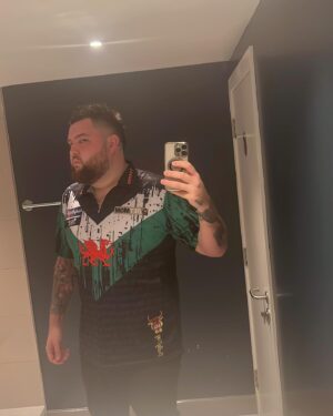 Michael Smith Instagram - Media day today ready for the new season tomorrow. Thank you for you’re continued support @shotdarts @heatableuk @tonybet_fan #andyfreight @redlipsshirts