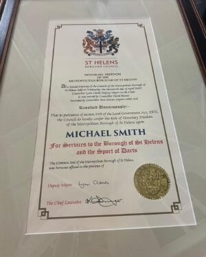 Michael Smith Instagram - So in the last week I’ve done the PDC champions night also I’ve received the pride of St Helens award and then last night I received the freedom of St Helens. To say I’ve not had a bad week is a understatement. #mrsthelensyeh 🙈😝