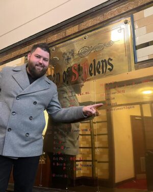 Michael Smith Instagram - So in the last week I’ve done the PDC champions night also I’ve received the pride of St Helens award and then last night I received the freedom of St Helens. To say I’ve not had a bad week is a understatement. #mrsthelensyeh 🙈😝