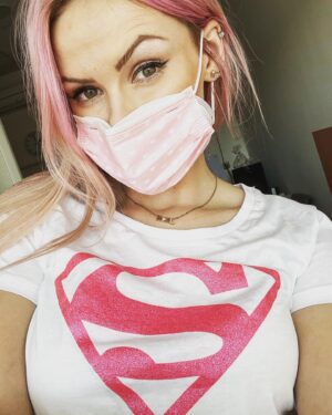 Michaela Bernard Instagram - Nova uniforma 😀
#christmasgifts @petra.puhlovska 
#superwoman #👩🏼‍⚕️ #jsemprinceznavole 
#doctor #pink #pinkhair #dccomics 
#scrubs #christmas 
##surgery #piercing #piercings #pierced #karllagerfeld 
#fashion #pictureoftheday #picoftheday #photooftheday #igers #czechgirl