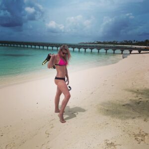 Michaela Bernard Instagram - #morskapanna #hledasenemo #hledasedori 
#zavolejtegreenpeace
#jsemprinceznavole #medbikini #surgeonsofinstagram 
#sharknado #snorkeling #reeffish #coralfish #maldives #summertime #indianocean #pictureoftheday #photooftheday#igerscz #igers #czech #blonde #doctoronline