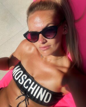 Michaela Bernard Instagram - #mastnajakpapirodsekany 
#spalenejrypacek 
#vacation #michelangeloresortspa 
#doctoronvacation 
#picoftheday #photooftheday 
#suntan 
#blonde #piercings #piercing #pierced #czech #moschino #hairextensions #igers #igerscz