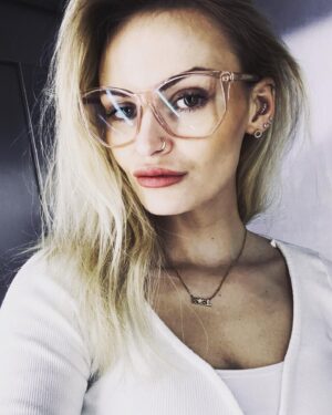 Michaela Bernard Instagram - #brejlatapizda 😀
#vytahovka #blondyna #jsemprinceznavole 
#blonde #doctor #piercing #piercings #picoftheday #photooftheday #whiteprincess #dior #karllagerfeld #czech #hairextension #igers #igerscz