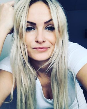 Michaela Bernard Instagram - #nedelevpraci #hospitallife #sunday 
#doctor #jsemprinceznavole 
#blondyna #zenavbilem 
#surgeon #doctorlife 
#blonde #piercing #piercings #nosepiercing #piercinggirl #pictureoftheday #photooftheday #instagood #instafashion #hairextensions #hairextension #igers #czechgirl #instaphoto
