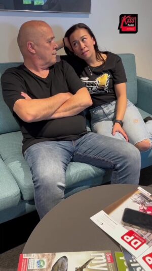 Michaela Dinh Instagram - Dámy, pozor na co se ptáte. 😅 Pánové, pozor, jak odpovídáte. 😅

#kissradiokiss #behappy #mikrofory
