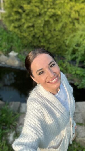 Michaela Kuklová Instagram - A takhle ubíhají mé dny…Jsem vděčná, spokojená a přesto na mě občas dolehne smutek. 
Z pomíjivosti. Proto hltám každý okamžik života. A děkuju, že pořád ještě můžu…
#zivotnaplno