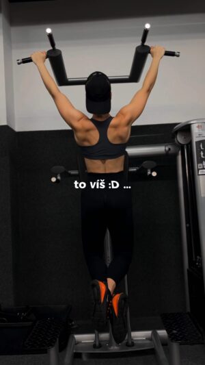 Michaela Marková Instagram - Tohle si zapamatuj!⬇️

Pokud chceš úzký pas ty míti, musíš také záda zařaditi 🫡😂💪

#czechgirl #cviceni #cvicimczsk #svaly #czechfitness #posilka #fitko #czechwoman #svaly #dnescvicim #girlswholift #gymtime #zadek