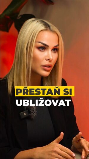 Michaela Marková Instagram - Americký autor a profesor John Shedd napsal v jedné ze svých knih: “V přístavu je loď vždy v bezpečí, ale to není její účel. “ 

A já tu nechám tuhle krásnou myšlenku rezonovat pro případ, že ji třeba neznáš a právě teď ji potřebuješ slyšet, aby ti dodala smysl nebo kuráž na tvé cestě k cíli ♥️🫡 Marťa

Celý podcast najdeš na @czechfemme 
______________________________________________
#bodyshaming#bodypositivity#bodybuilding#fitnessczsk#czechfitness#fitnessczech#sportovniobleceni#dnesnosim#dnesobliekam#posilka#posilovna#cvicimczsk#cvicimdoma#cviceni#cvicenie