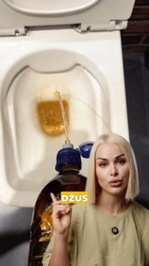 Michaela Marková Instagram - Lepší jednou vidět než 100x slyšet! A teď v létě na to dávej obzvlášť Bacha! 🚰🫡

> jinak u mě v BIU nebo na martinacoach.cz najdeš eBook zdarma, tak mrkni 
_______________________________________________
#zadek #trenink #cviceni #dnescvicim #cvicimczsk #posilka #posilovna #fitko #svaly #drepy #dnessportujem #czechfitnessgirl #czechfitnesspeople #slovakfitness #osobnitrener #zdravyzivotnistyl #czechgirl #czechwoman #sportujeme #cvicenie #cvicime
