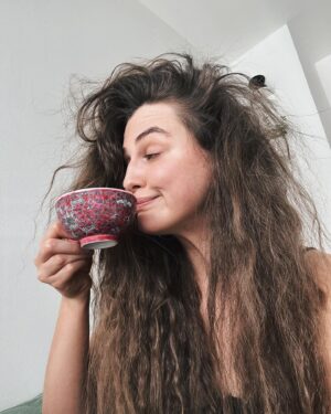 Michaela Petřeková Instagram - Má nejmilejší kávo,
na důkaz mé lásky k Tobě ti věnuji tento příspěvek.
Děkuji, že tu pro mě každé ráno jsi.
Miluji Tě. 

S láskou,
Já.

always&forever