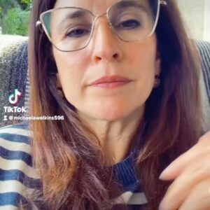 Michaela Watkins Instagram - guns are the #1 killer of children and the gun lobbyists have made this country paranoid and the murder capital. We are the country now used to fear visiting BECAUSE OF GUNS. don’t blame us for wanting to ban them. Blame the greedy NRA and all the lobbyists who played into our racism making everyone paranoid. #youeffeditup #endgunviolence