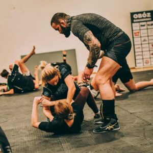 Michał Materla Instagram - Zimowy @obozmma.pl dobiegł końca . Wyjątkowy czas , gdzie ciężkie treningi były świetnie zbalansowane dobrym humorem , relaksem i pysznym jedzeniem . .  Dziękuję @plociennik_marta za zaproszenie . Dziękuję kadrze trenerskiej za fantastyczną atmosferę i uczestnikom za zaangażowanie 🫡.