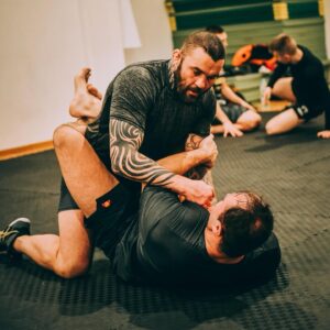 Michał Materla Instagram - Zimowy @obozmma.pl dobiegł końca . Wyjątkowy czas , gdzie ciężkie treningi były świetnie zbalansowane dobrym humorem , relaksem i pysznym jedzeniem . .  Dziękuję @plociennik_marta za zaproszenie . Dziękuję kadrze trenerskiej za fantastyczną atmosferę i uczestnikom za zaangażowanie 🫡.