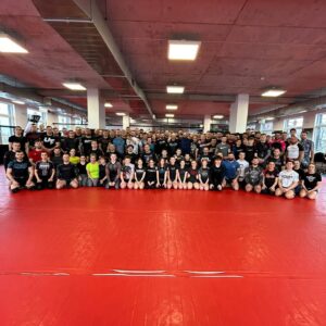 Michał Materla Instagram - To już 4 urodziny @btgympolska ! Z tej okazji w pierwszy dzień urodzin seminarium poprowadził wybitny zawodnik i jak dzisiaj udowodnił równie skuteczny trener @zybityszka . Dziękujemy za przekazaną wiedzę i bardzo skuteczne detale które wzbogacą naszą grę-parterową. Fajnie że tyle osób poświęciło swój czas prywatny w sobotę żeby przyjść i spędzić go na macie , a to znaczy że dobrze się u nas czujecie.  Jutro kolejne urodzinowe sportowe zajęcia na które oczywiście zapraszamy .👍🏻