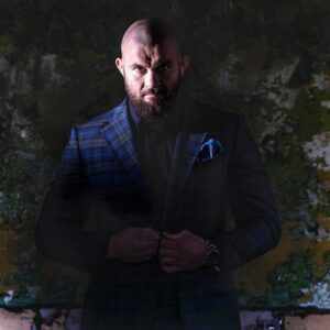 Michał Materla Instagram - Witam wszystkich . Niechętnie ale muszę odnieść się publicznie do sprawy której wolał bym nie poruszać w mediach . Wczoraj dostałem informację , że zostałem oczerniony przez “matkę wszystkich konfidentów ” . Co jest  oczywiście nieprawdą i wierutnym kłamstwem , zrobionym tylko i wyłącznie na potrzebę oglądalności kanału w którym wystąpiła . Notabene kanału , który zostawia wiele do życzenia co do prawdziwości informacji które są w nich zawarte . Ludziom znającym temat nie trzeba tego tłumaczyć . Tak dzisiaj wygląda świat Internetu, gdzie można powiedzieć  dosłownie dowolną rzecz na każdego bez konsekwencji … hipotetycznie. Człowiekiem się jest, a nie bywa. W sporcie i w życiu zawsze towarzyszą  mi te same zasady: honor, godność, niezłomność i charakter. Niezależnie od okoliczności i sytuacji w jakich się znalazłem. Matka konfidentów nigdy nie miała honoru, godności i zasad więc nie ma zielonego pojęcia o czym ja teraz piszę. Co do zajścia o którym wspomina, miało miejsce ale ja nie brałem w nim udziału więc bez większych konsekwencji mogłem odmówić zeznań. Zostałem poproszony przez resztę osób w sprawie, żeby złożyć zeznania aby uprawdopodobnić ich wersję zdarzeń, które dyskredytowały taką samą marionetkę jak matka konfidentów, która skorzystała ze statusu świadka i nawymyślała żeby umniejszyć swoją rolę i zrzucić całą winę  na resztę zatrzymanych osób. Przez całe moje życie, nigdy nikt nie miał żadnych konsekwencji prawnych.  Różnica między mną, a matka konfidentów jest taka, że ja przyjadę sam w każde miejsce w Polsce z podniesioną głową po to żeby porozmawiać z ludźmi jeżeli mają jakieś wątpliwości. Natomiast matka konfidentów do końca życia będzie chodzić kanałami i spoglądać przez ramię czy to nie jest dzień w którym dosięgnie ją karma za te wszystkie nieszczęścia , kłamstwa i oszustwa które wyrządziła ludziom i ich rodzinom. ZSz.iP.

P.S. 
Zwracam się do wszystkich z apelem. Większą uwagę zwracajmy na to, KTO mówi, a nie co mówi.