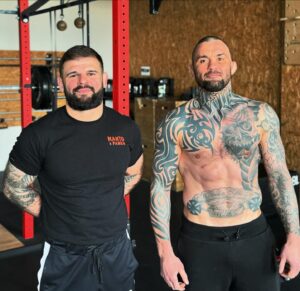 Michał Materla Instagram - Stajesz się bardzo niebezpieczny gdy masz obok ludzi którzy potrafią wykrzesać z Ciebie maksymalny potencjał ! 
@paawelec 
@piotr.baginski.18 
@chycki_the_brains_behind 
@marcingandyk 
#KarolChabros
@tom.nowakowski 
@oran_muay_thai 
#karoldzieniszewski 
…………………………………………………….

 @tenzipolska @ihsteam @bksolarsystem.pl @btgympolska @st_medical_clinic @pitbullsports @vitamin_clinic @kruksdifferent @selected_athletes_management @protein_point_szczecin @steakhouse_evil_szczecin @stockholm.calling.eyewear @fundacja_cancerfighters @skivegas.pl @asobecar @pagat_szczecin @przystanek_w_drzewach @iphone.szczecin.pl @columbususacars @gonzo_szczecin #ALSECCO #KMS #STEMB
