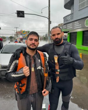 Michel Pereira Instagram - Esse foi o nosso último dia aqui. Agradeço a todos os novos amigos que fizemos e que nos acolheram tão bem. Cada resgate feito ao lado de vocês pude ver quem são os verdadeiros heróis de toda essa história 👊

Sou grato por tudo o que vivemos aqui. Apesar de todo o cenário triste de destruição, cada vida salva aqueceu meu coração. 

Isso foi por vocês, gaúchos! Somos um povo só, somos brasileiros 🇧🇷
